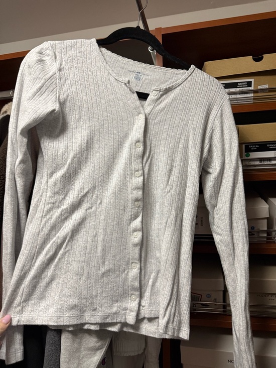 Brandy Melville Tops - Brandy Melville pointelle button top